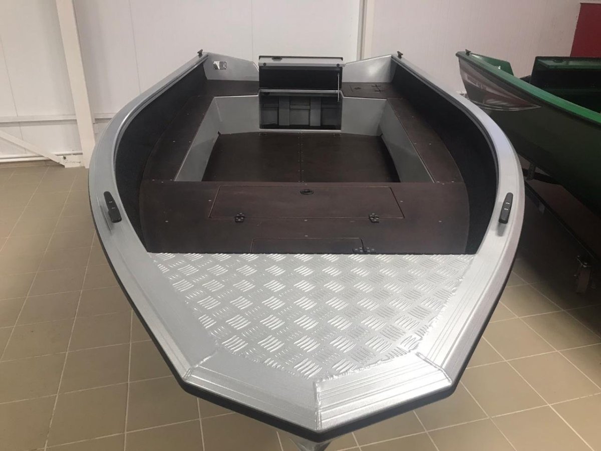 Лодка Windboat 42