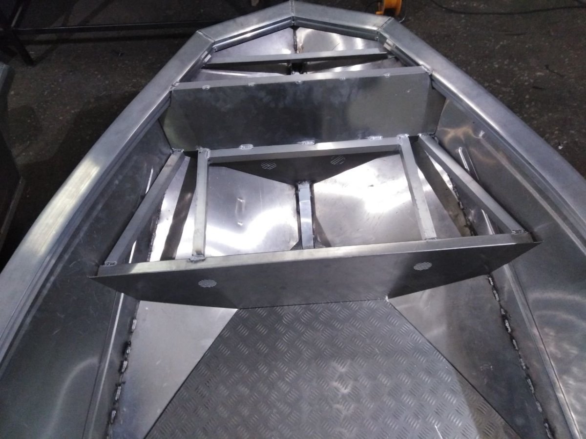 Лодка Спайдер 390