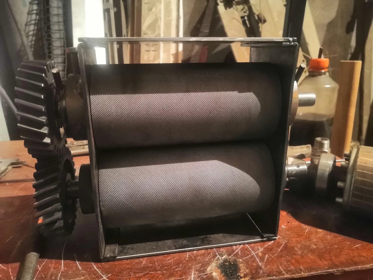 Вальцы двухвальцовые