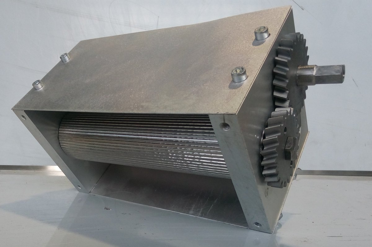 Трехвальцовая мельница для солода