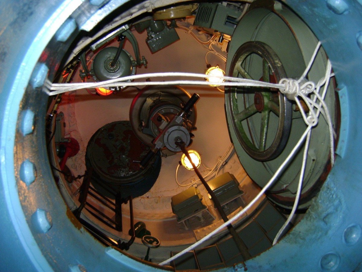 Подводная лодка д-2 Народоволец внутри