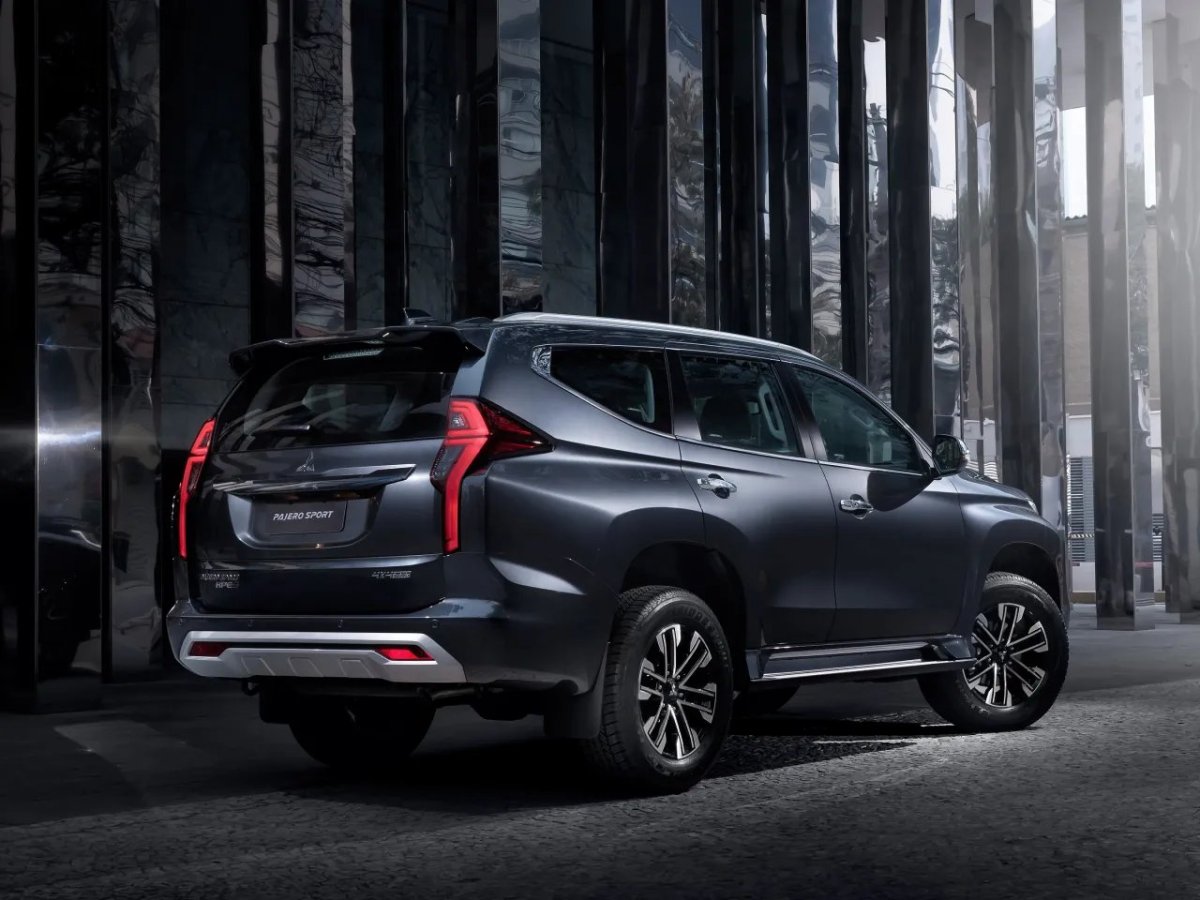 Mitsubishi Pajero 2021