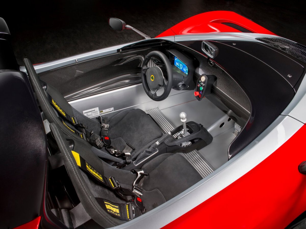 Lotus 2 Eleven салон