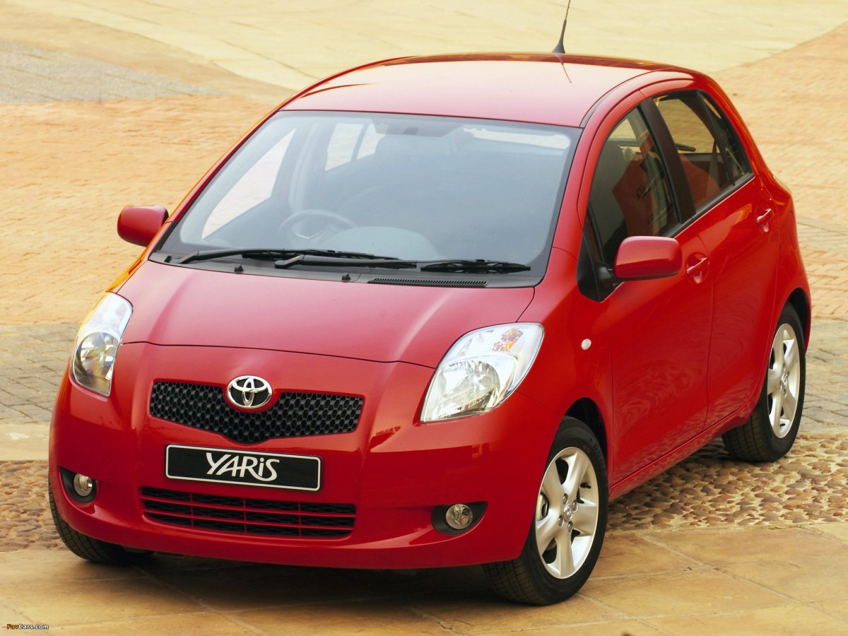 Тойота Ярис 2005