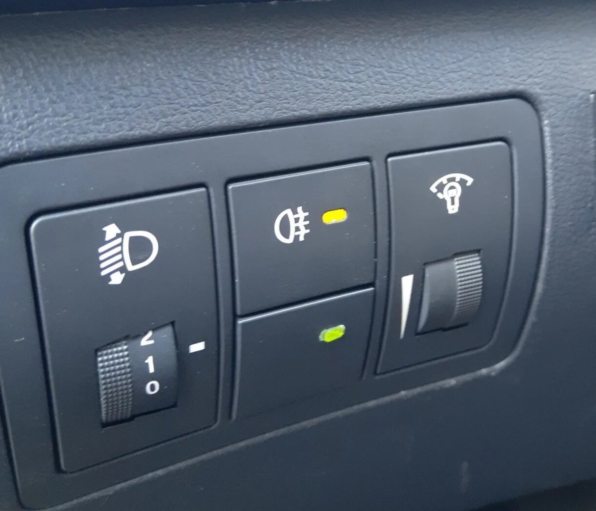 Кнопка переключатель ПТФ передних Элантра 4