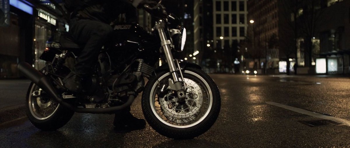 Трон фильм Дукати