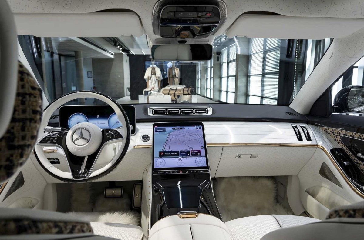 Mercedes Benz Maybach 2023