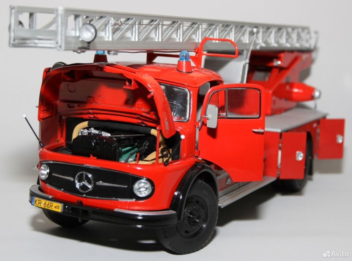 Mercedes-Benz l911 Schuco 1/18