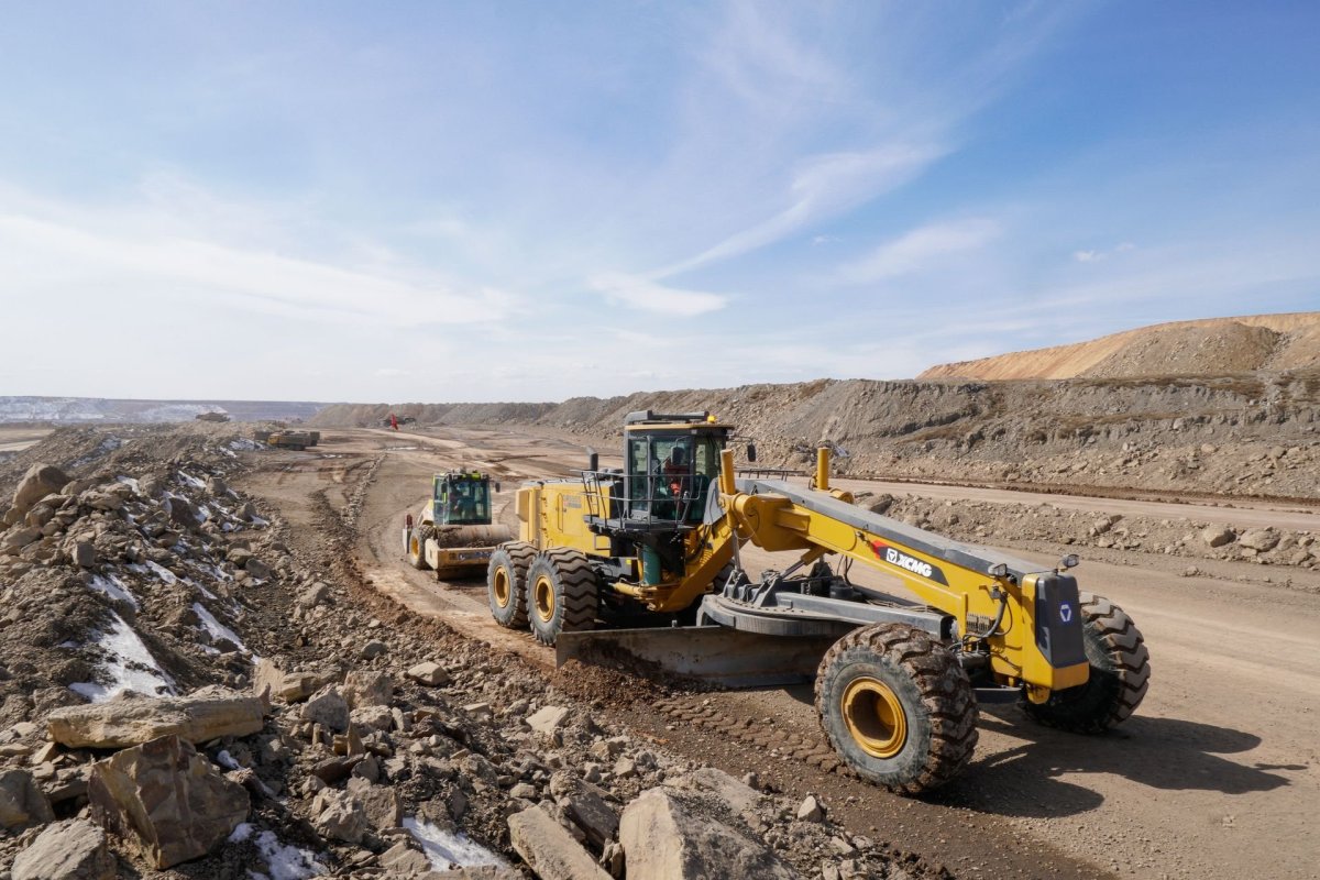 Автогрейдер gr165