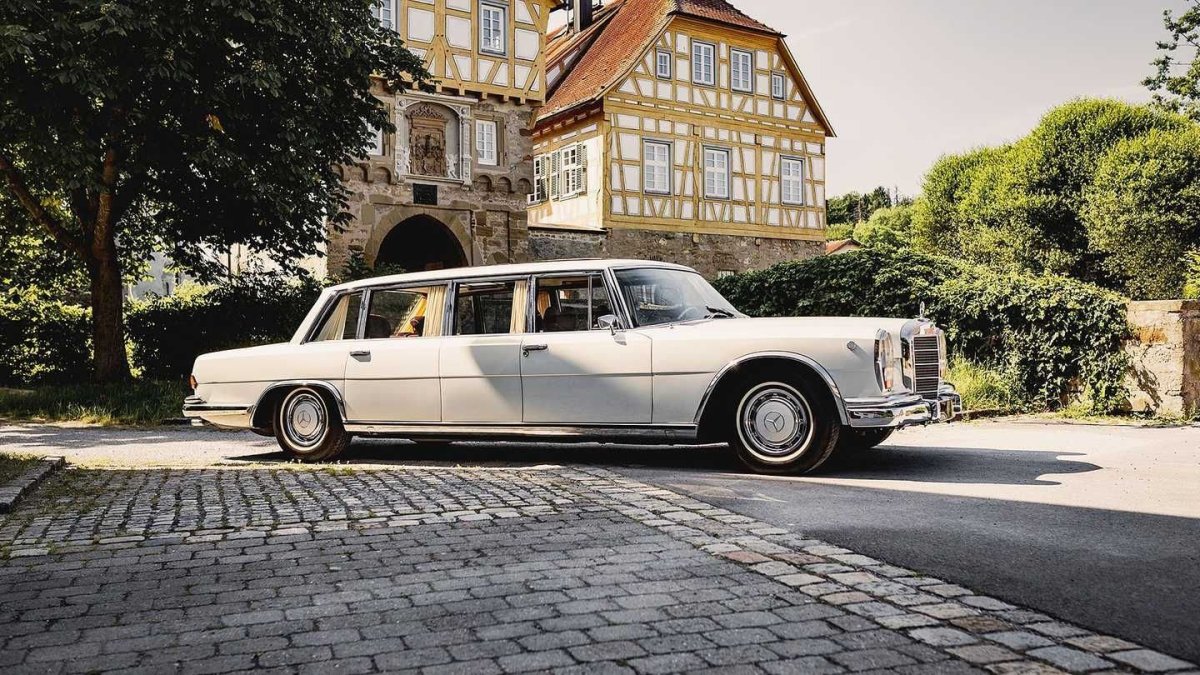 Mercedes w100 Pullman