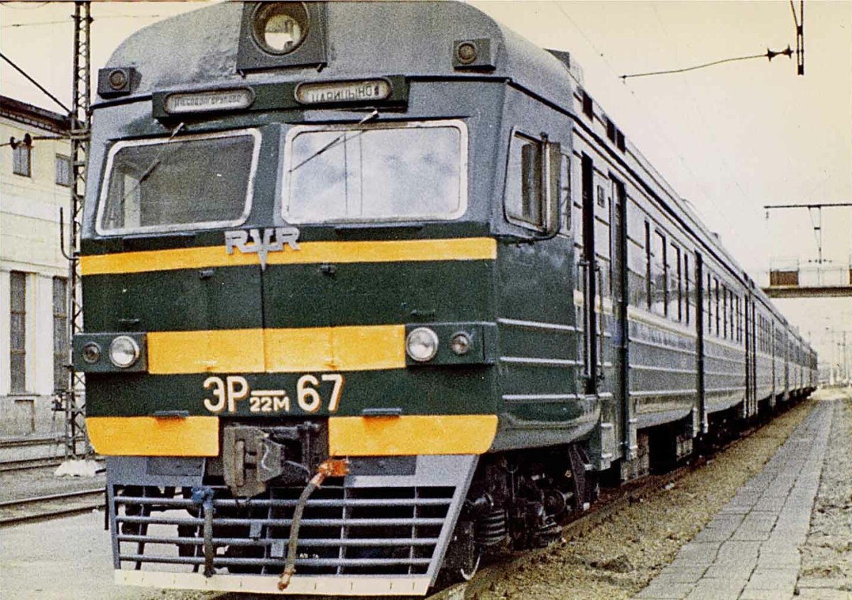 Электропоезд эр22в-69