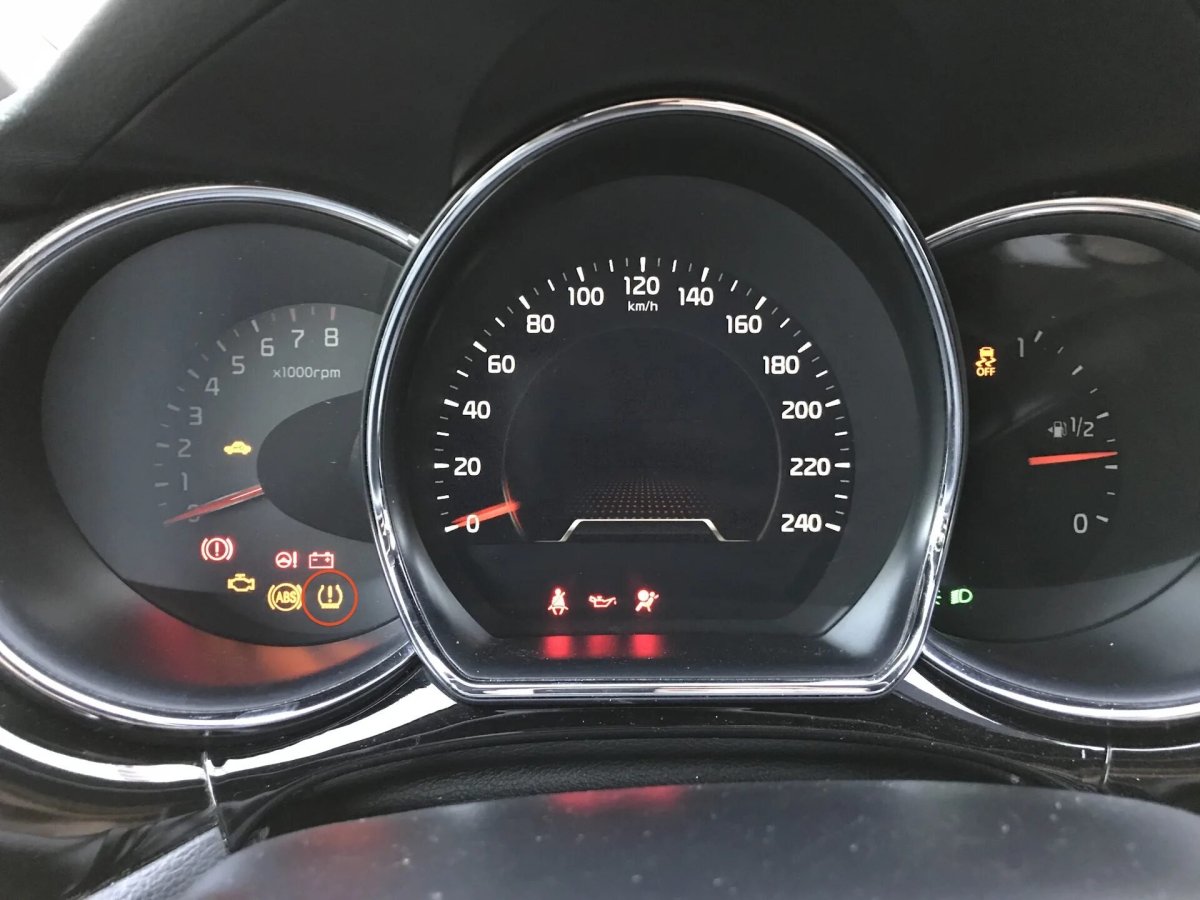 Приборная панель кия СИД 2