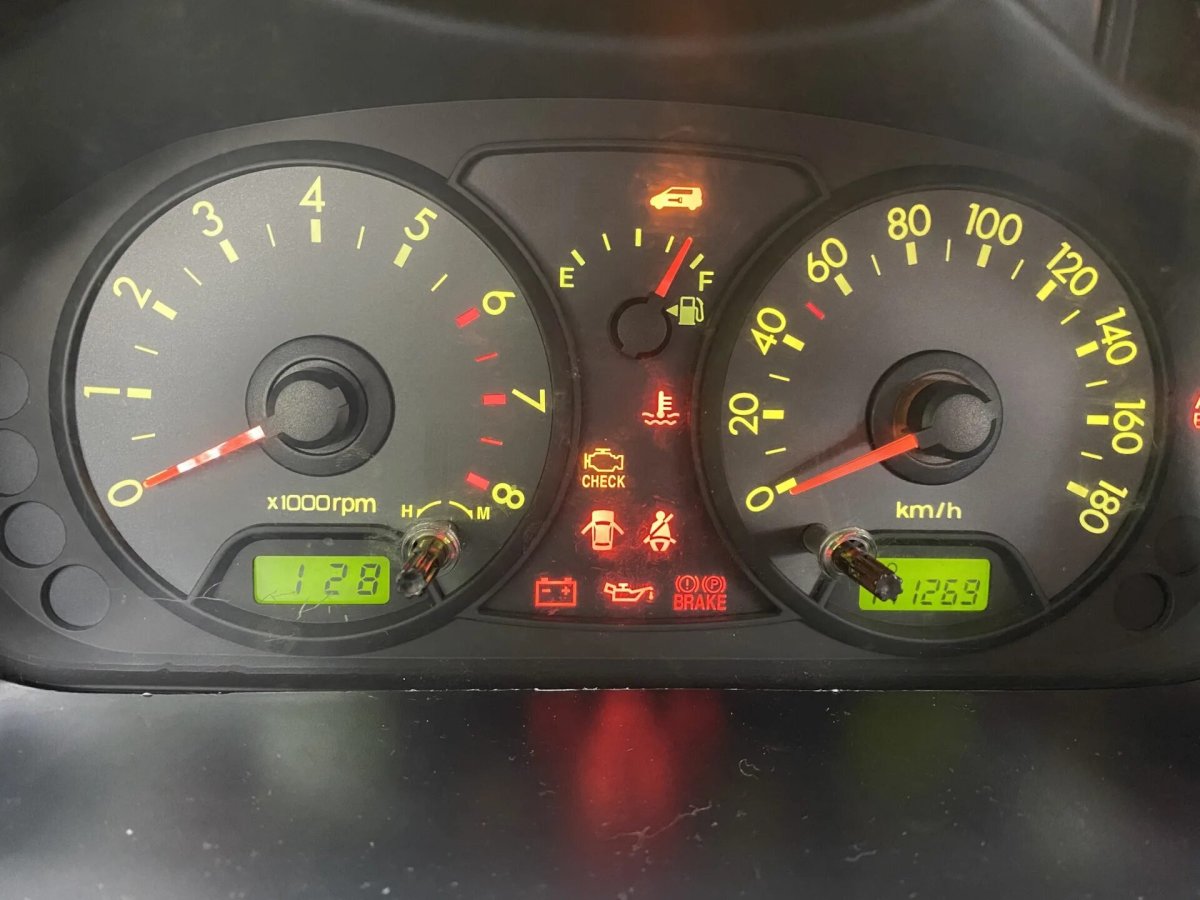 Замена лампочек панели Picanto