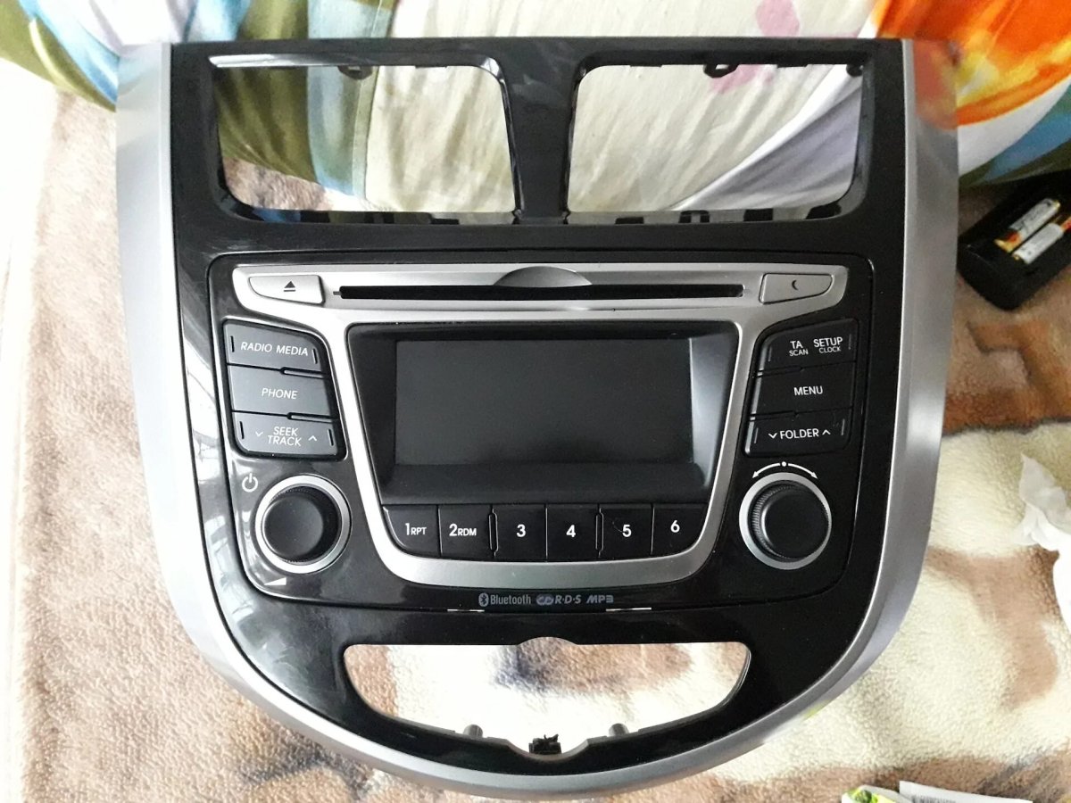 Штатная магнитола Solaris 1