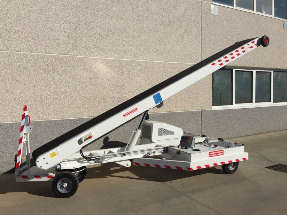 Буксируемый ленточный погрузчик NT 800 D