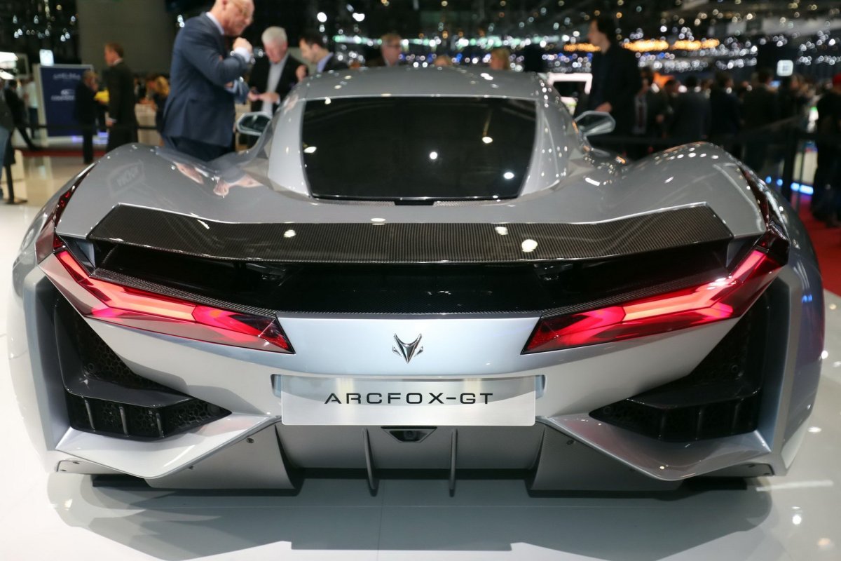 Аркфокс китайская машина