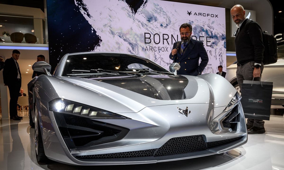 Автомобиль Arcfox