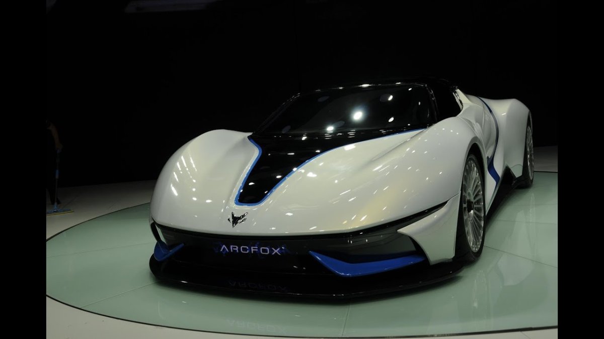 Arcfox электромобиль