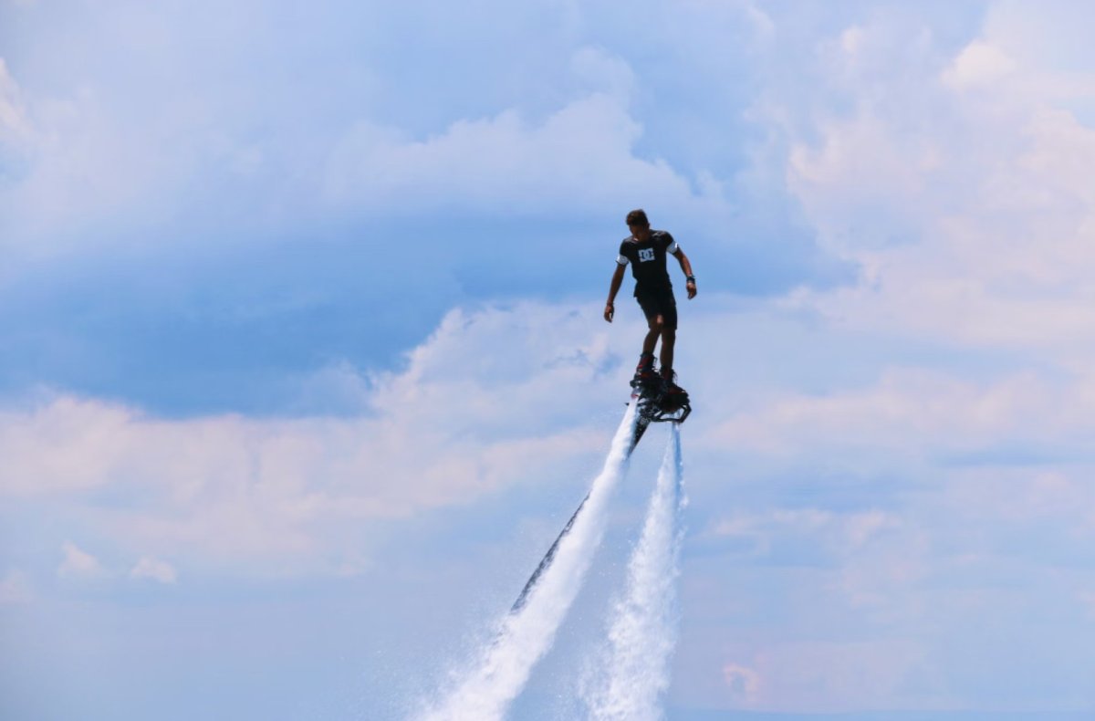 Летающий человек