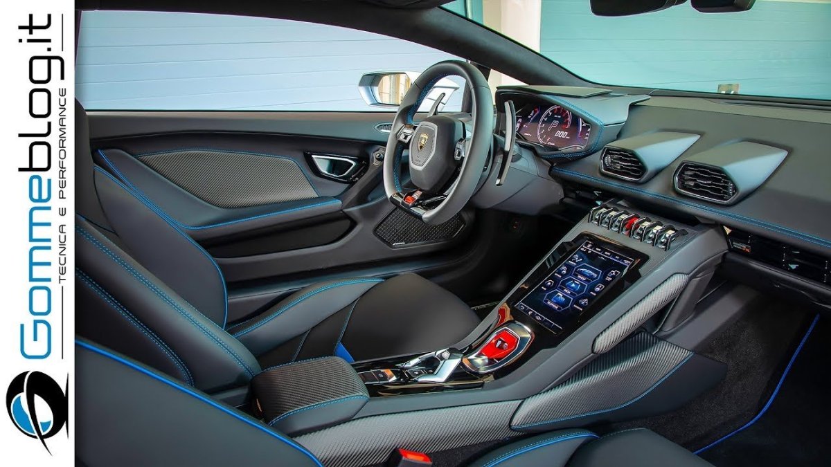 Lamborghini Huracan EVO салон
