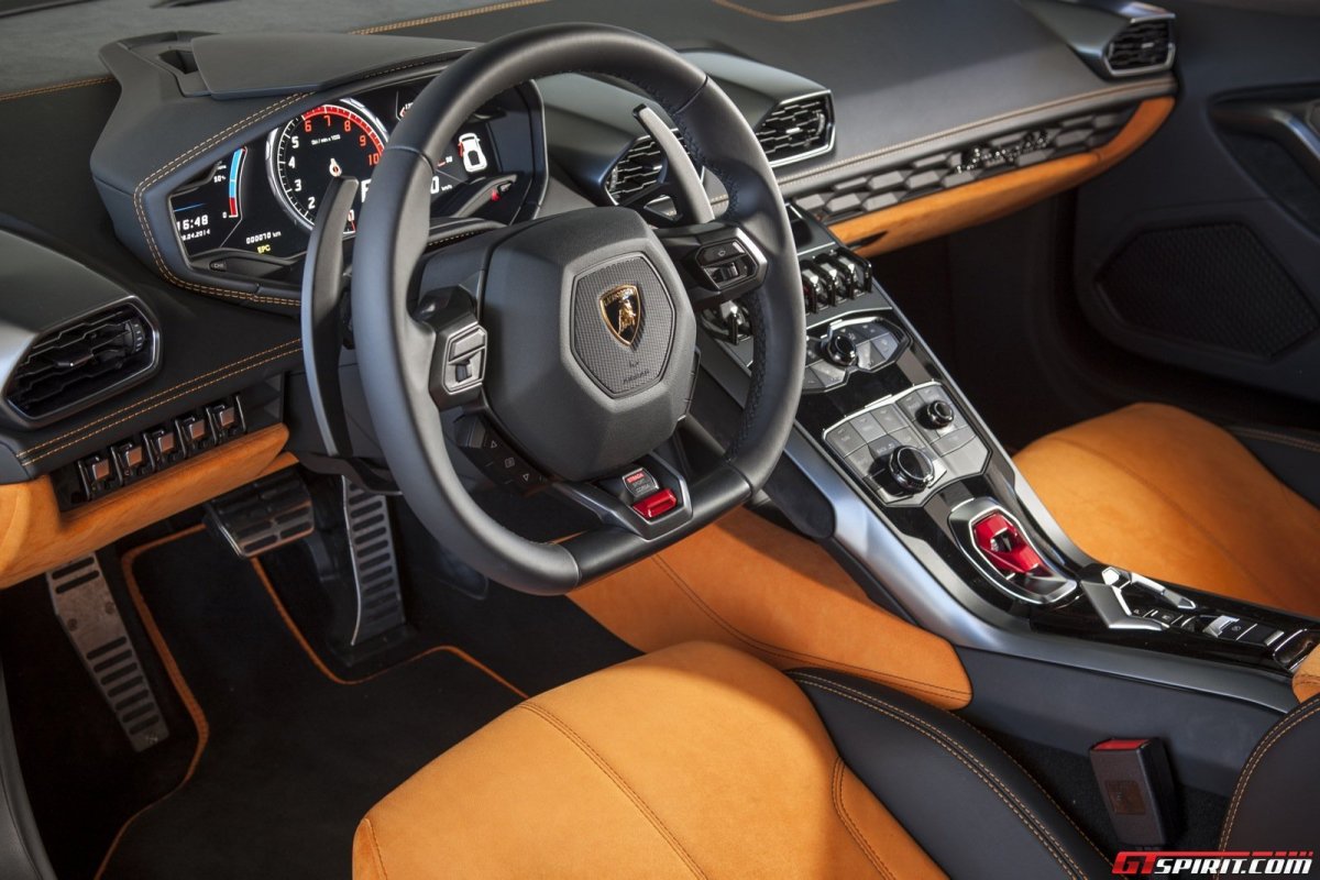 Машина Ламборгини Хуракан салон