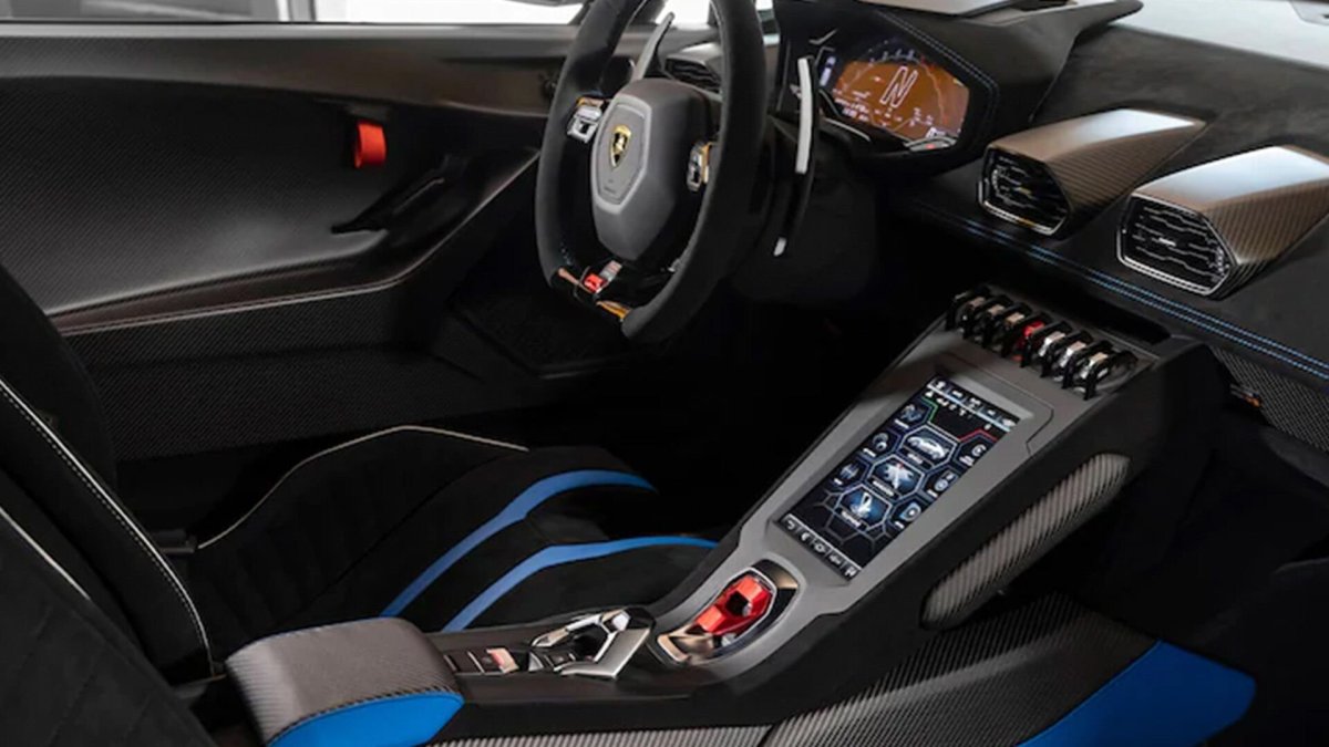 Lamborghini Huracan 2021 салон