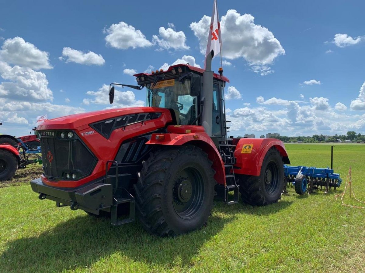 Трактор Кировец 735м