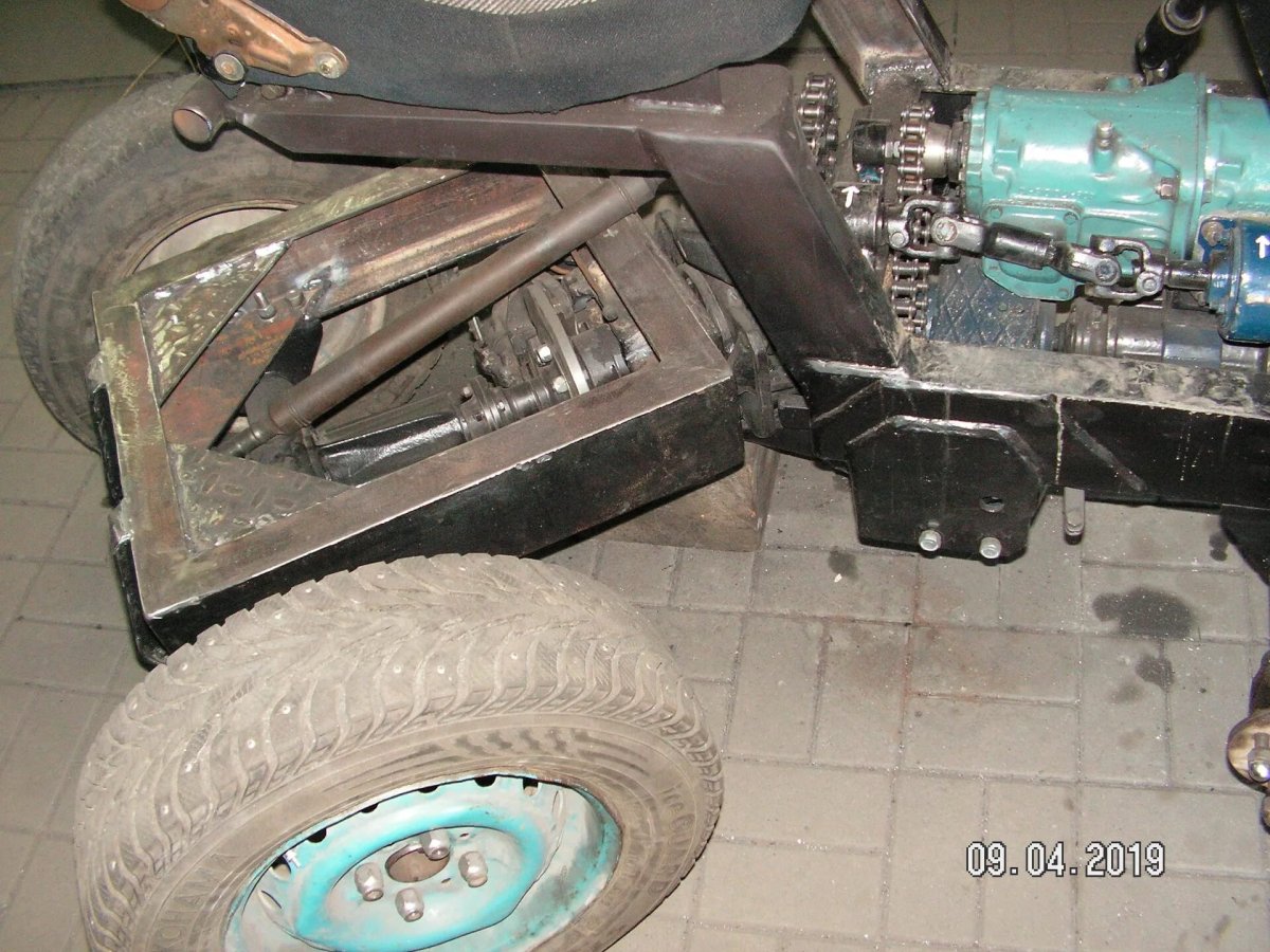 Минитрактор с двигателем ВАЗ 2106