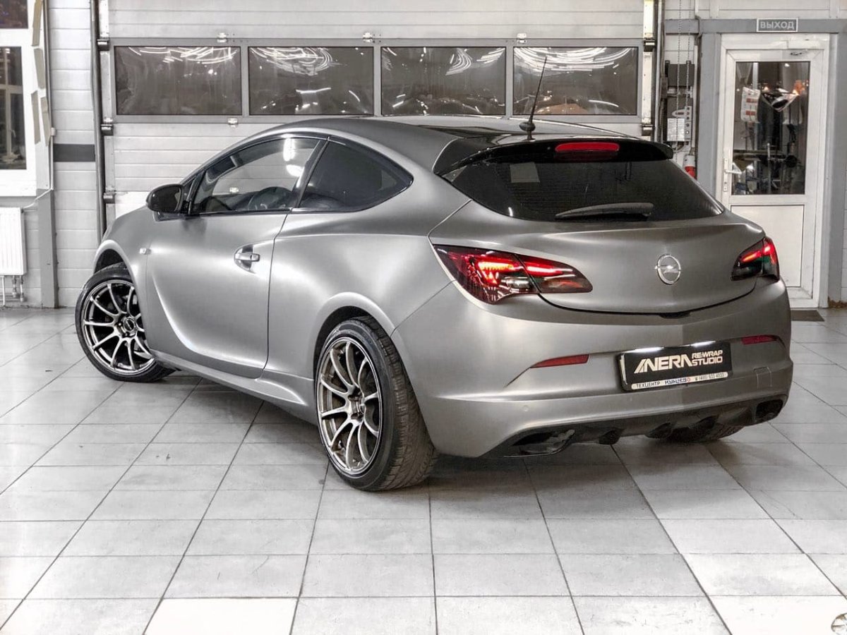 Opel Astra j GTC серый