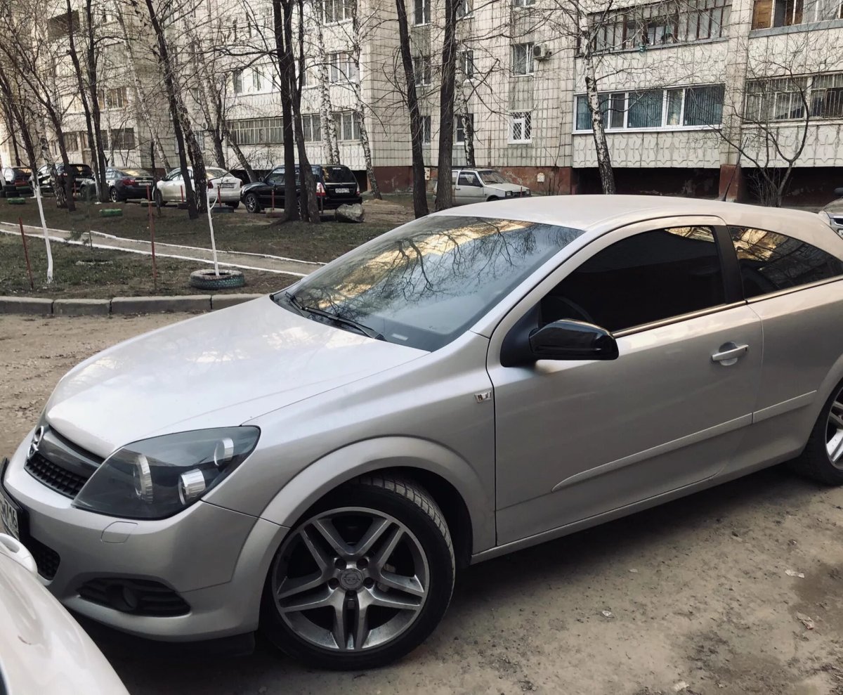 Opel Astra GTC 2008 год
