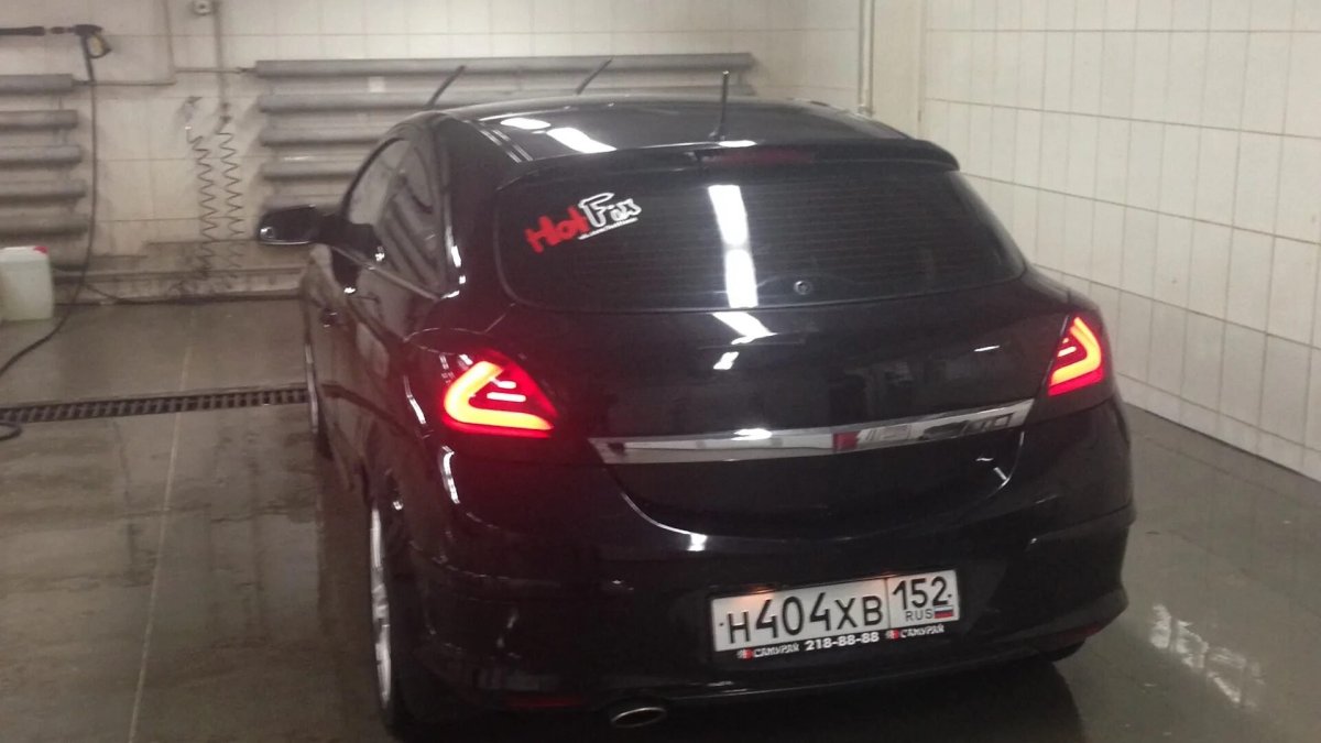 Задние фонари Opel Astra h GTC