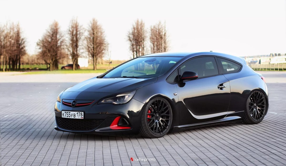 Opel Astra GTC 2015