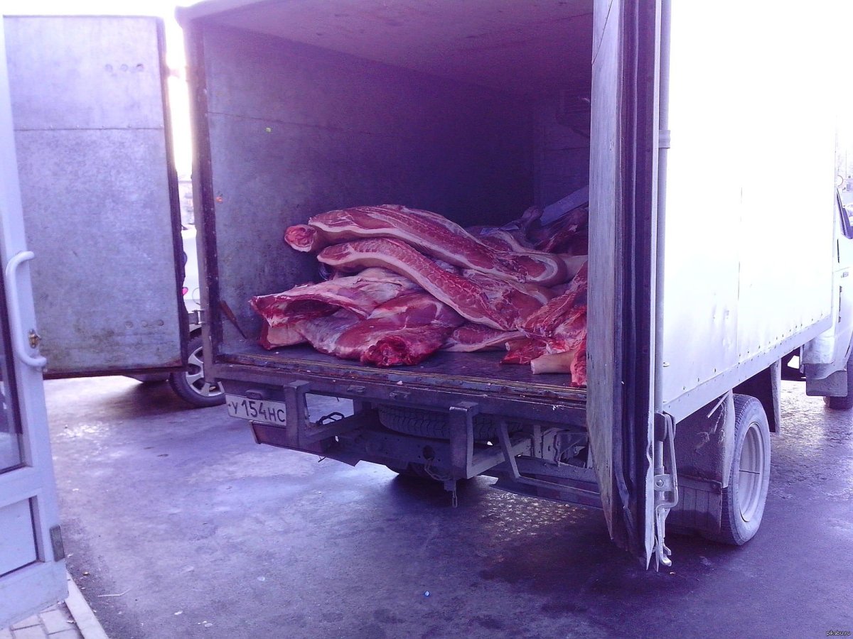 Машина для перевозки мяса свинины