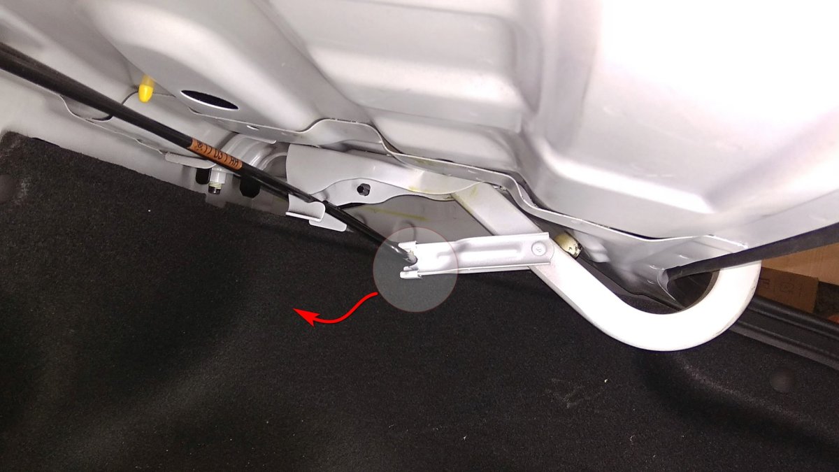 Тяга багажника Киа Рио 2013 хэтчбек