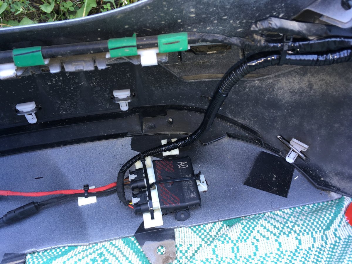 Датчик открытия багажника ногой рав 4