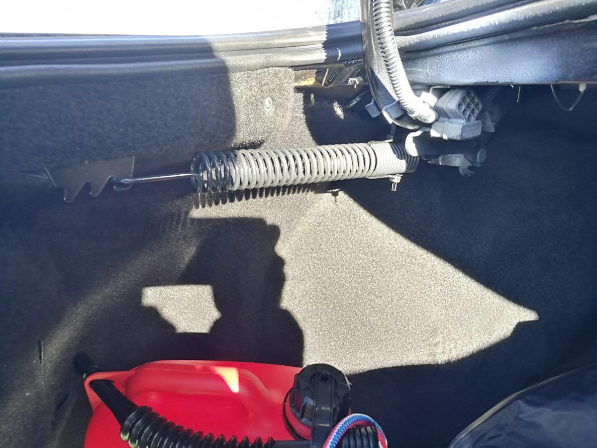 Открывание багажника Приора