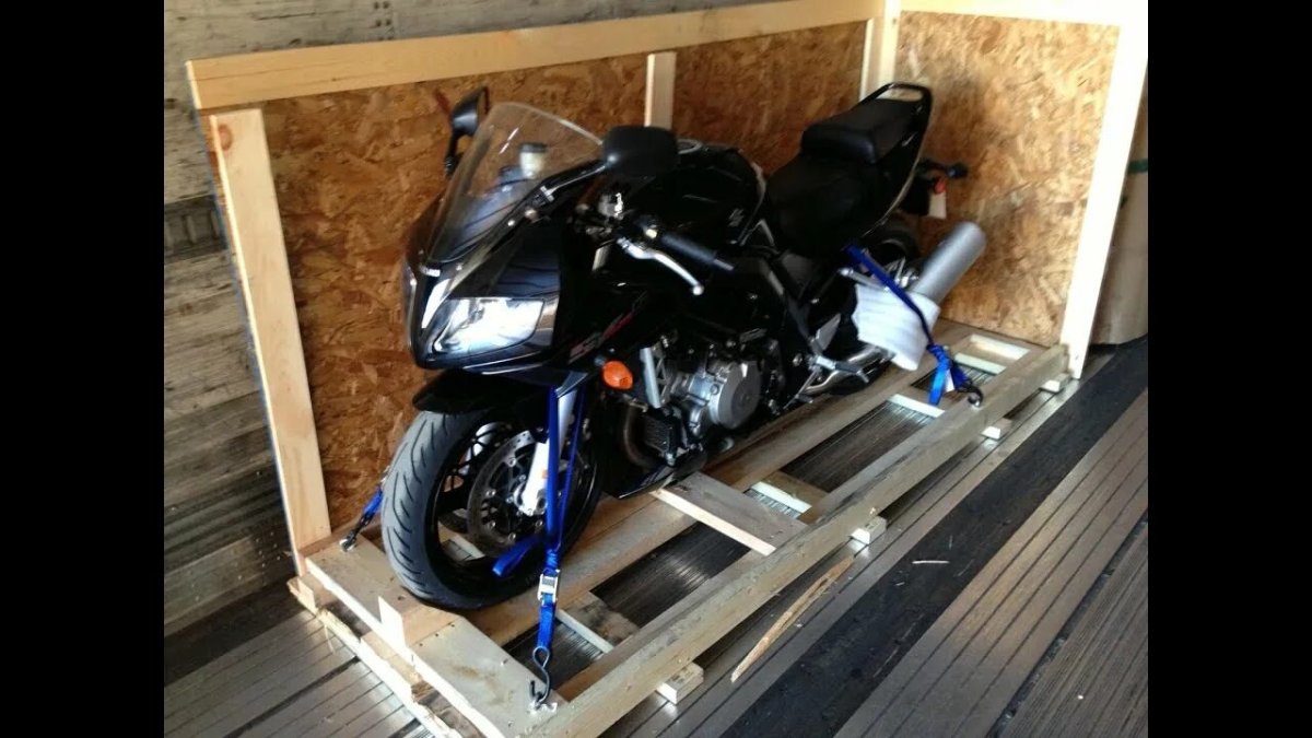 Упаковка мотоцикла для транспортировки