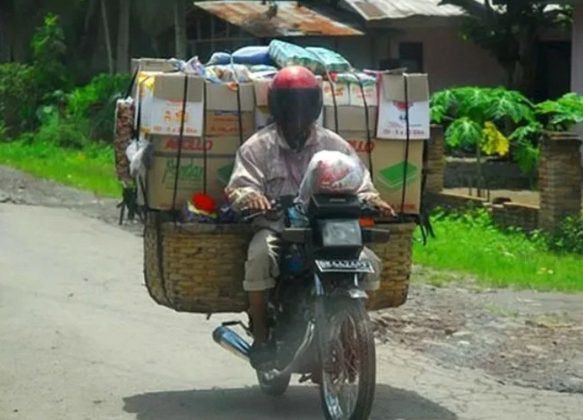 Мотоцикл с грузом