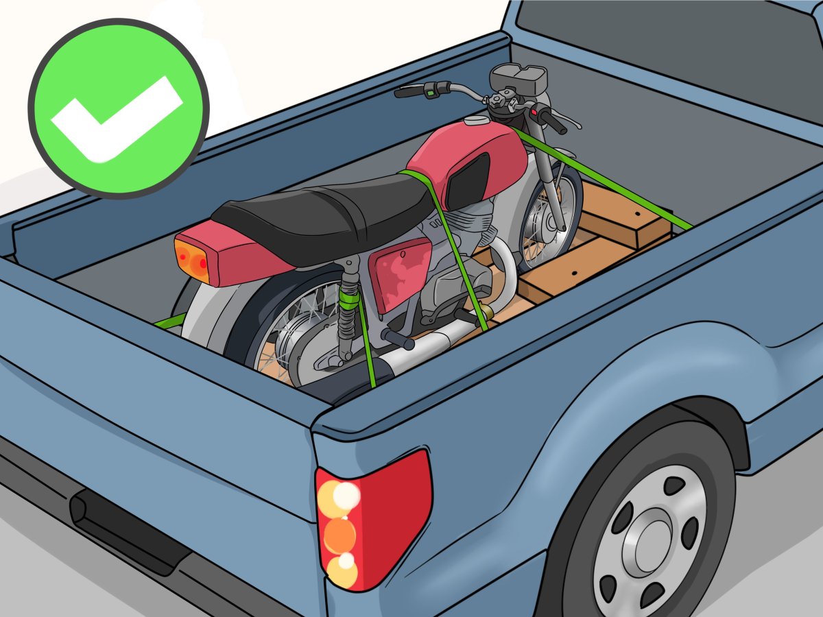 Загнать мотоцикл в грузовик