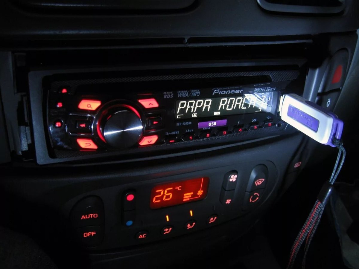 Красивые магнитолы в машину