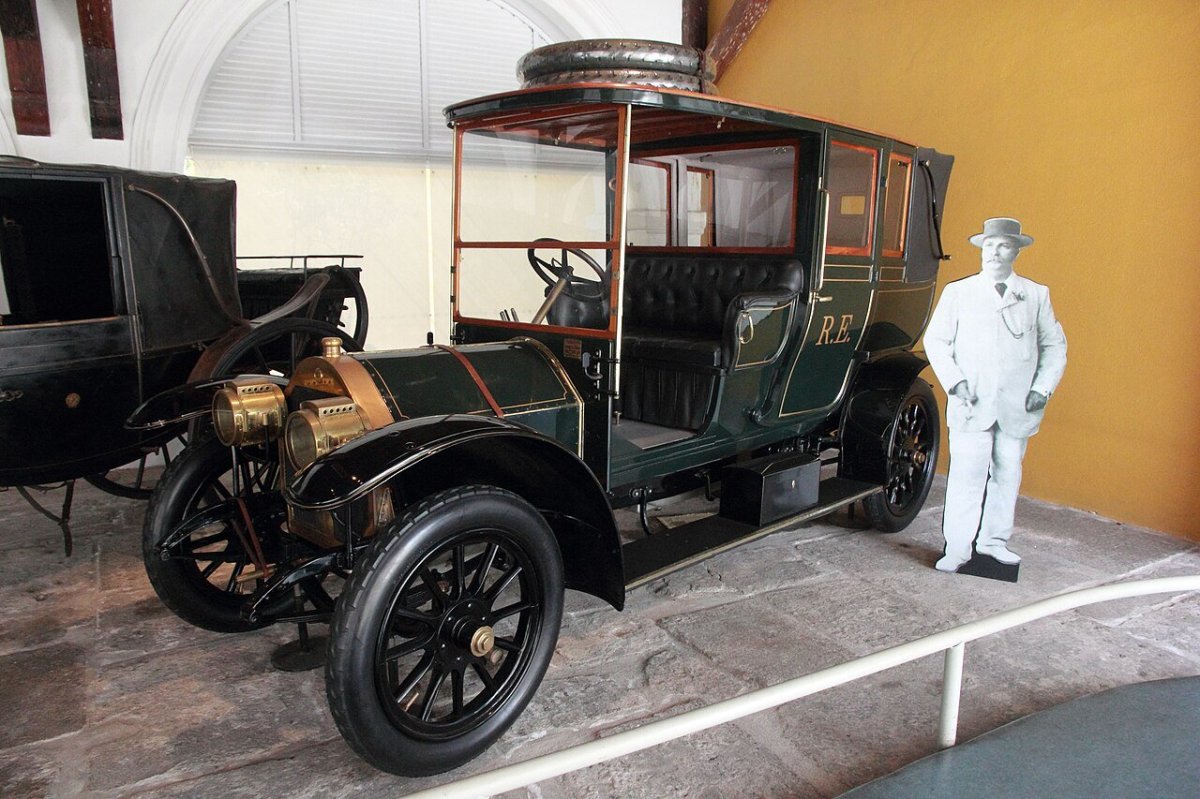 Ландолет бензиновый