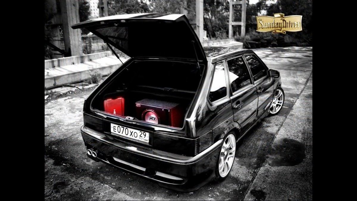 ВАЗ 2114 черная с сабом