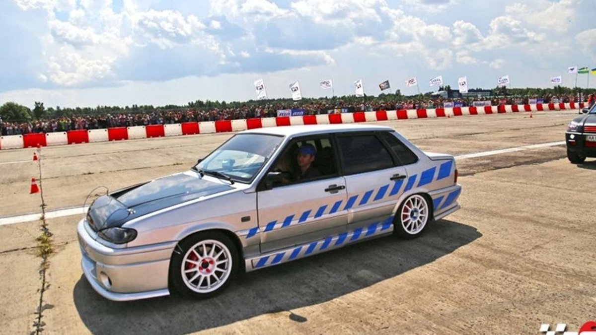 Тюнингованный ВАЗ 2115