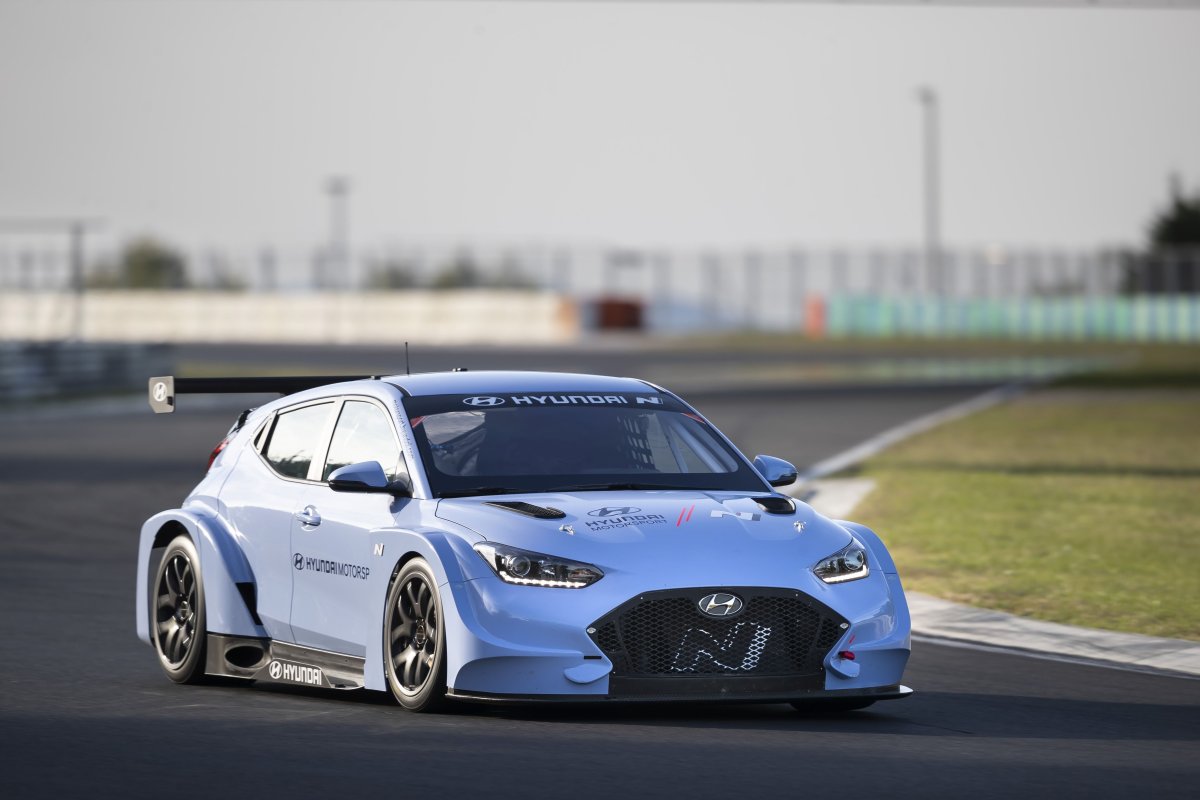 Спортивный Hyundai Veloster n