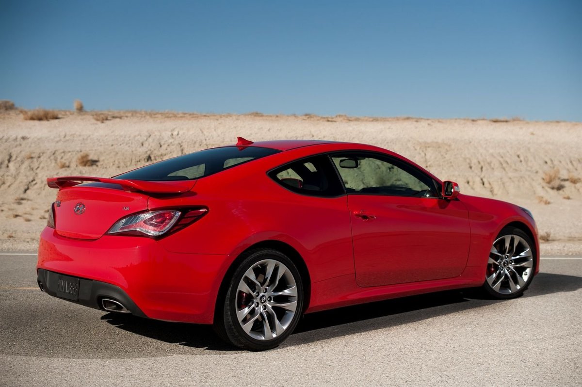 Hyundai Genesis Coupe 2