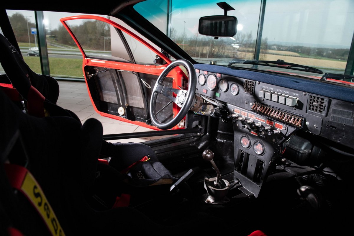 Lancia Rally 037 engine