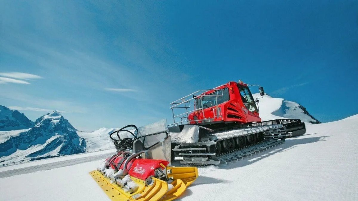 Снегоуплотнительная машина Pisten Bully 600