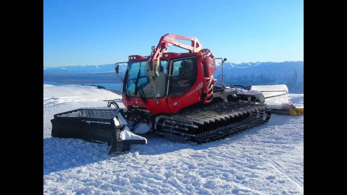 Снегоуплотнительная машина Pisten Bully 400
