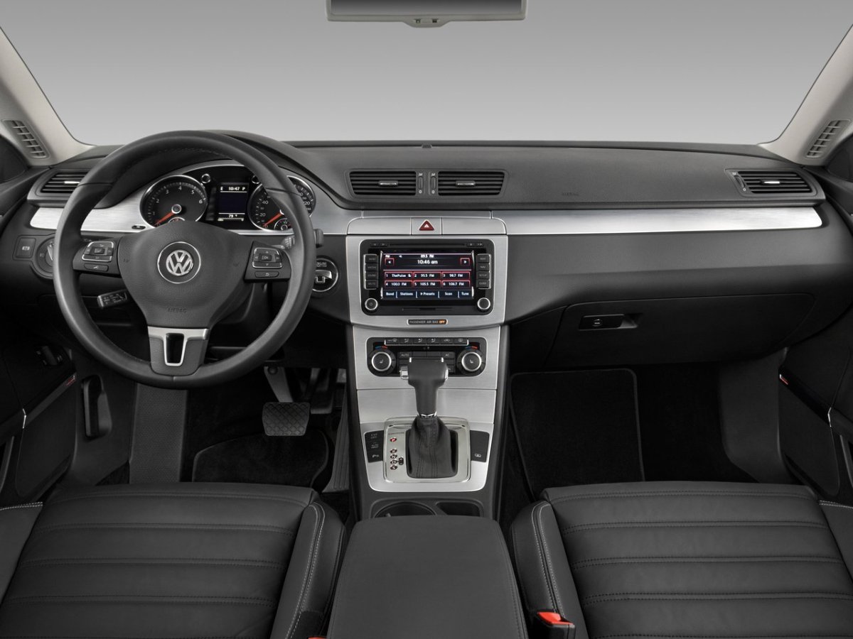 Фольксваген Пассат 2011 салон