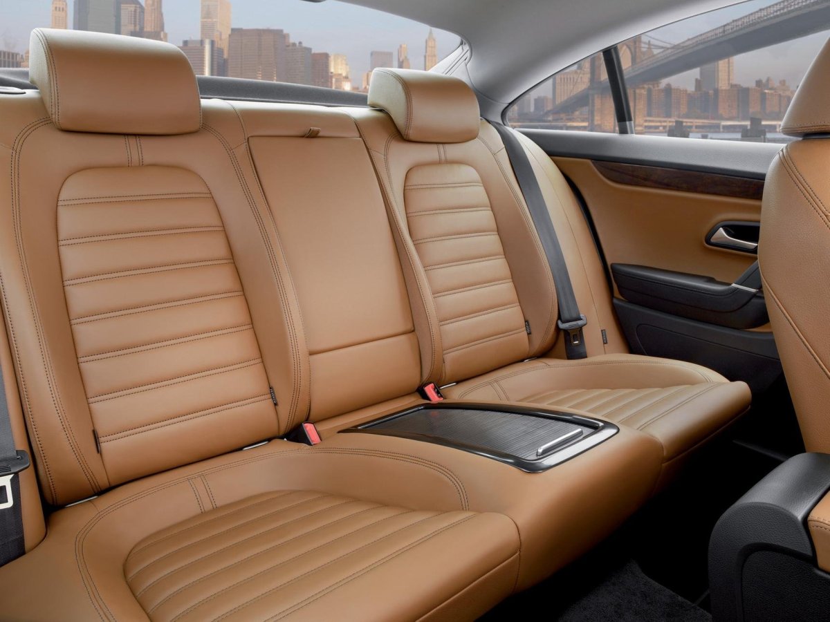 Фольксваген Пассат СС салон